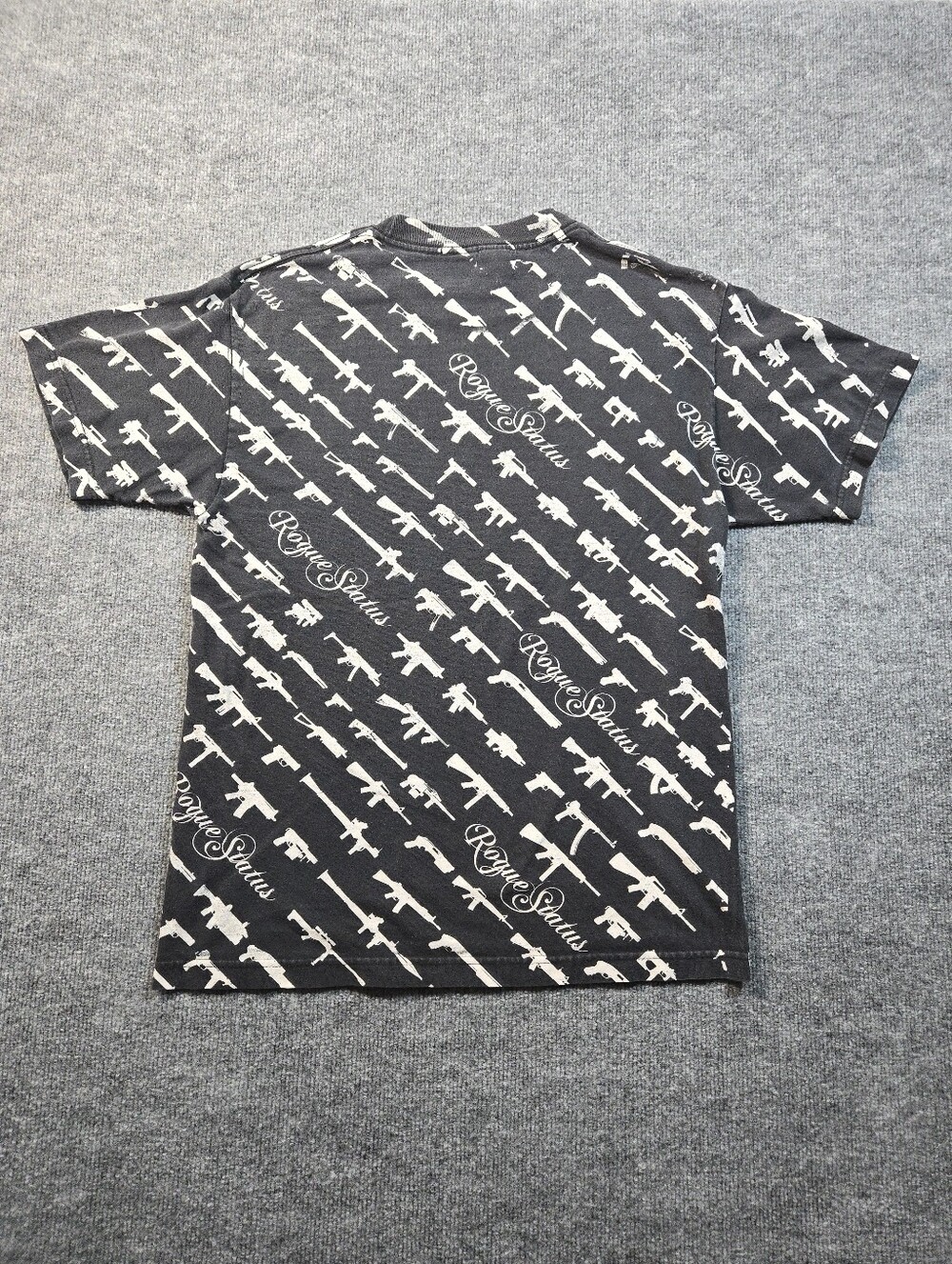 Rogue Status All Over Gun Print T-Shirt Black Men's Medium Vintage Streetwear - Picture 3 of 10